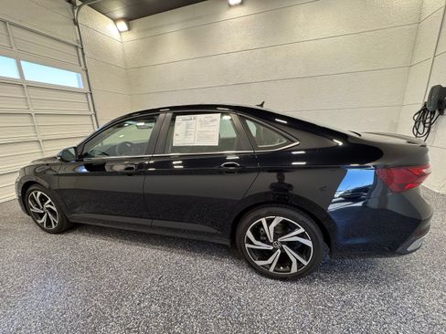 Used 2026 Volkswagen Jetta SEL FWD image 3