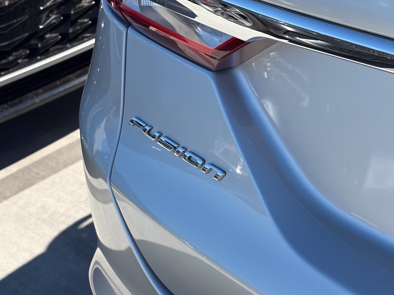Used 2018 Ford Fusion SE w/ Equipment Group 201A FWD image 5