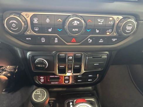 New 2025 Jeep Gladiator Rubicon w/ Safety Group image 13