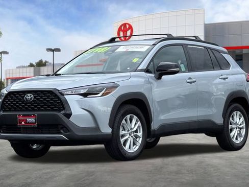 Certified 2025 Toyota Corolla Cross LE image 10