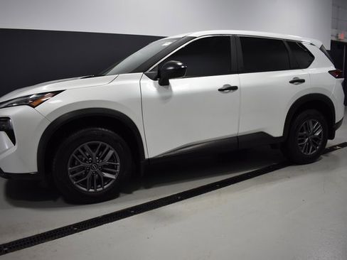 Certified 2025 Nissan Rogue S image 2