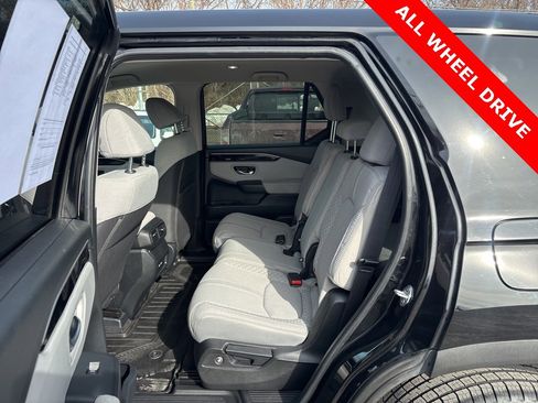 Used 2023 Honda Pilot LX image 23