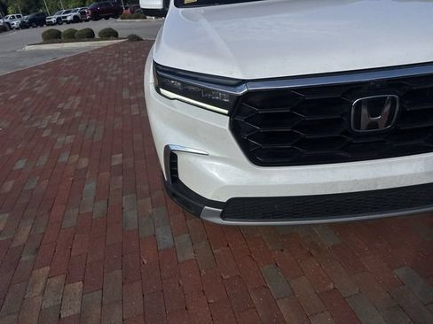 Used 2025 Honda Pilot Elite image 21
