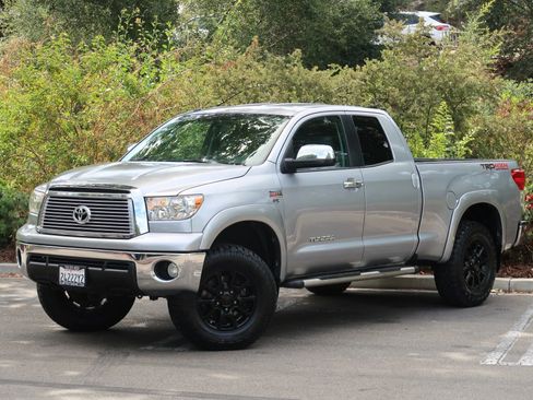 Used 2012 Toyota Tundra 4x4 Double Cab w/ Tow Pkg image 4