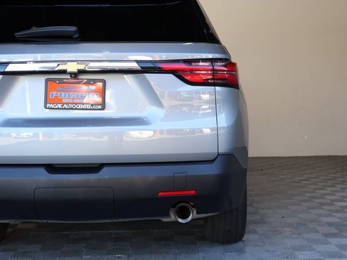 Used 2023 Chevrolet Traverse LS FWD image 12