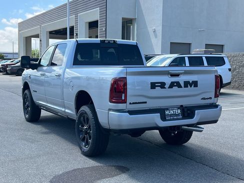 New 2026 RAM 3500 Laramie AWD/4WD image 4