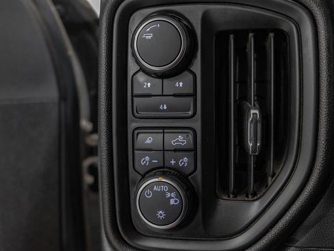 Used 2024 Chevrolet Silverado 2500 Custom w/ Custom Value Package image 28