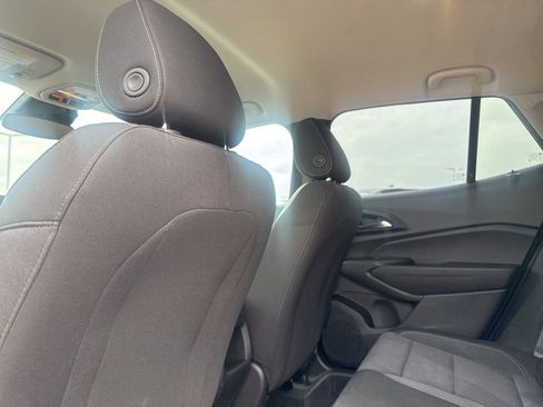Used 2025 Chevrolet Trax LS image 35