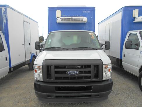 Used 2024 Ford E-350 and Econoline 350 Super Duty w/ Power Windows & Locks Group RWD image 2