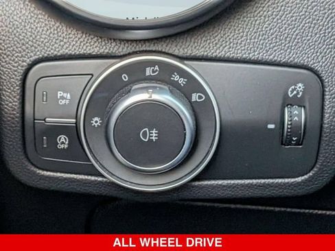 Used 2020 Alfa Romeo Stelvio AWD w/ Cold Weather Package image 19