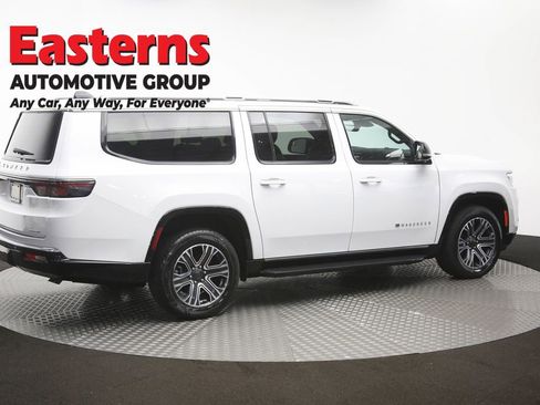 Used 2024 Jeep Wagoneer L Series II RWD image 46
