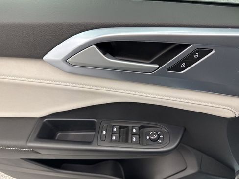 New 2026 Volkswagen Taos SE AWD/4WD image 21