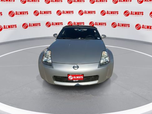 Used 2004 Nissan 350Z Enthusiast image 3