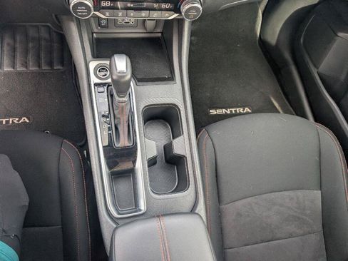 Certified 2025 Nissan Sentra SR FWD image 27
