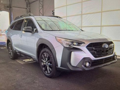 Used 2025 Subaru Outback Onyx Edition AWD/4WD image 4