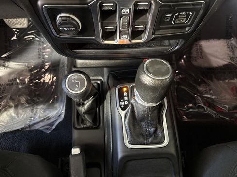 Used 2023 Jeep Wrangler Unlimited Sport AWD/4WD image 21