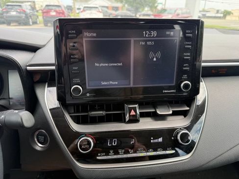 Used 2022 Toyota Corolla LE w/ LE Convenience Package FWD image 16