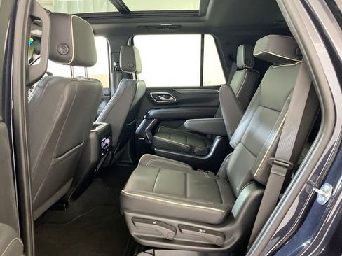 Certified 2023 GMC Yukon SLT w/ SLT Premium Package AWD/4WD image 28