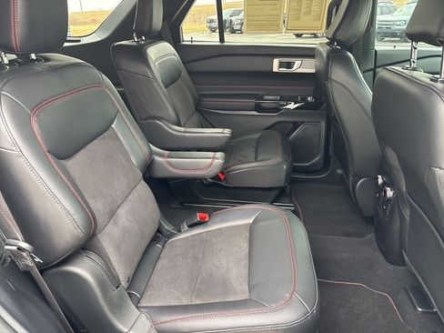 Used 2024 Ford Explorer ST-Line w/ Class IV Trailer Tow Package image 19