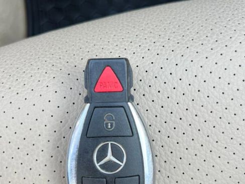 Used 2010 Mercedes-Benz C 300 Sedan image 38