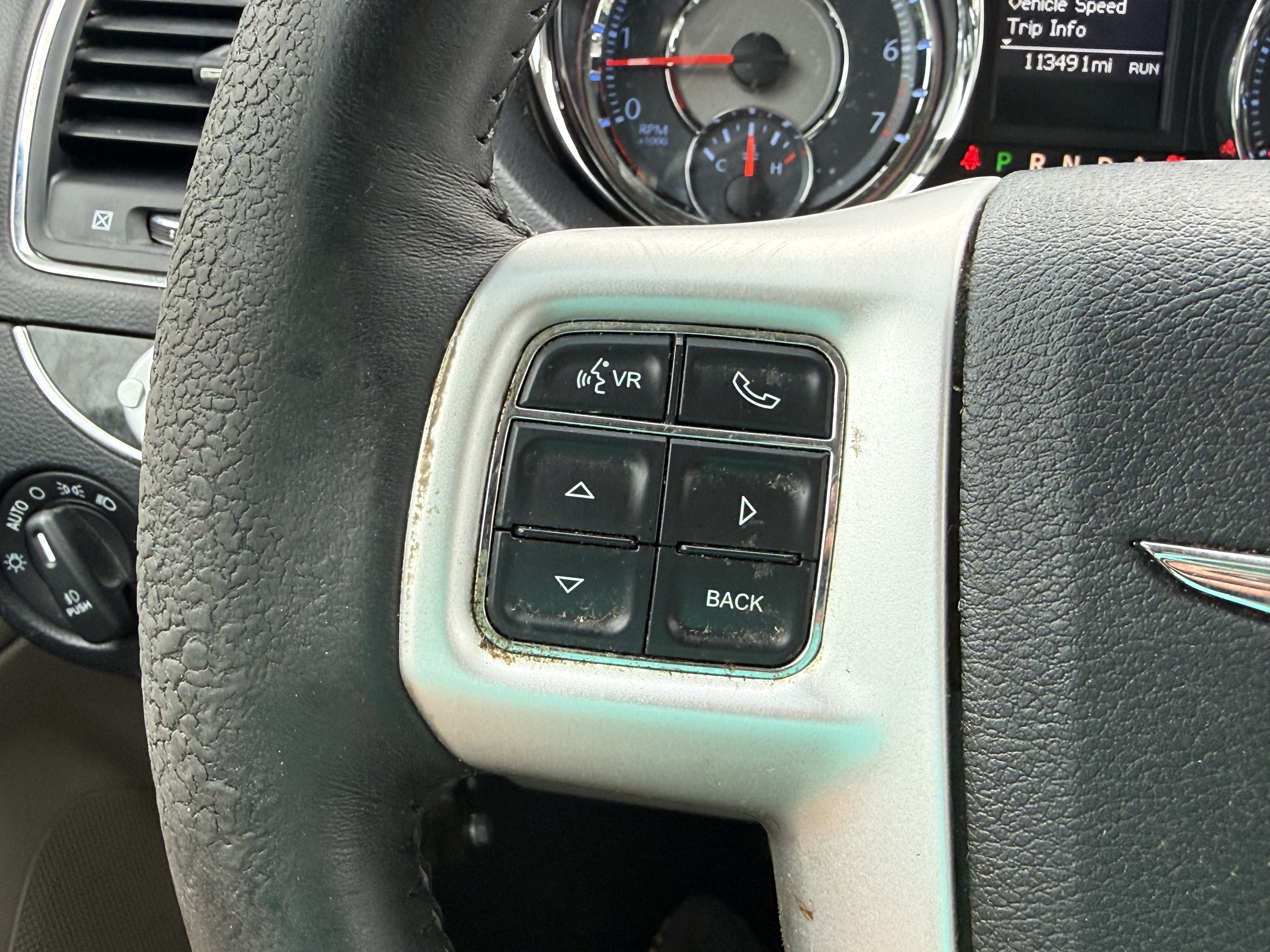 Used 2016 Chrysler Town & Country Touring FWD image 22