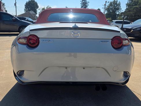 Used 2018 MAZDA MX-5 Miata Club w/ Brembo/BBS Recaro Package RWD image 17