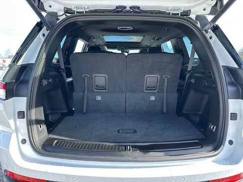 Used 2025 Jeep Grand Cherokee L Limited w/ Black Appearance Package image 16