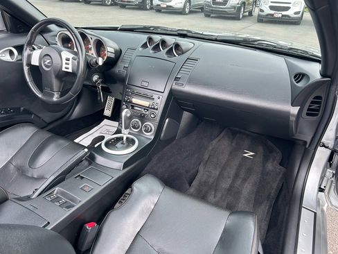 Used 2005 Nissan 350Z Touring image 34