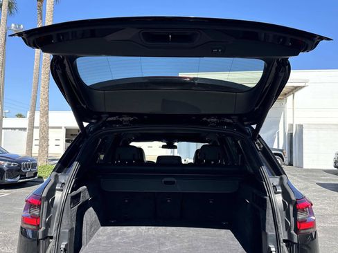 Used 2022 BMW X5 xDrive40i w/ M Sport Package image 12