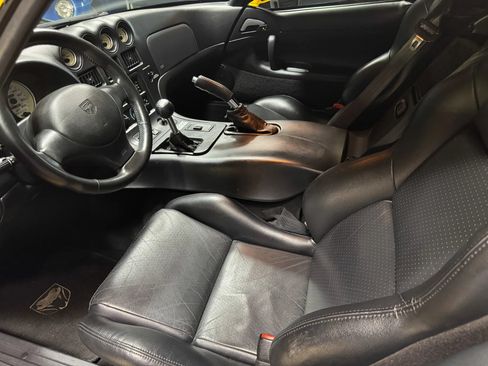 Used 2002 Dodge Viper GTS RWD image 32