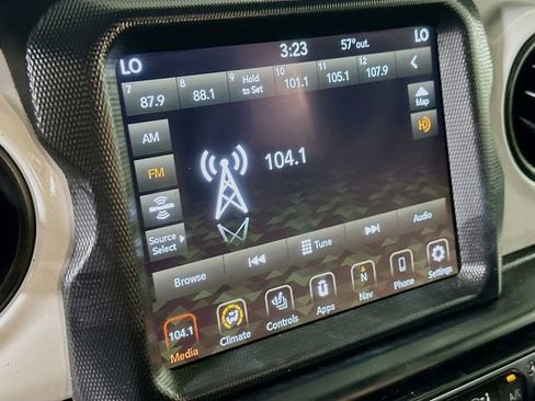 Used 2021 Jeep Wrangler Sport AWD/4WD image 19