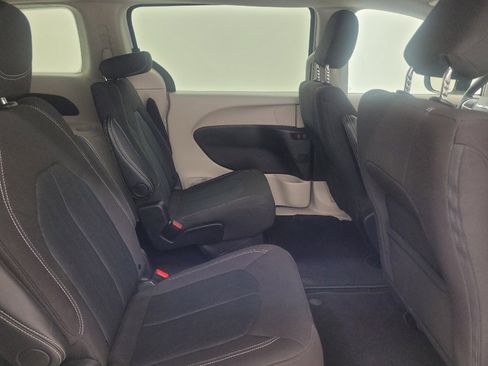 Used 2024 Chrysler Voyager LX FWD image 19
