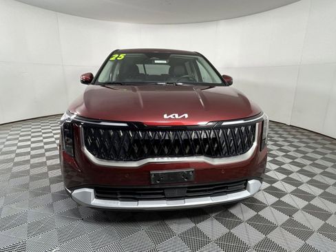 Certified 2025 Kia Carnival image 2