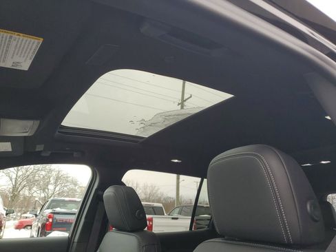 New 2026 Chevrolet Traverse LT w/ Sun and Wheel Package image 17