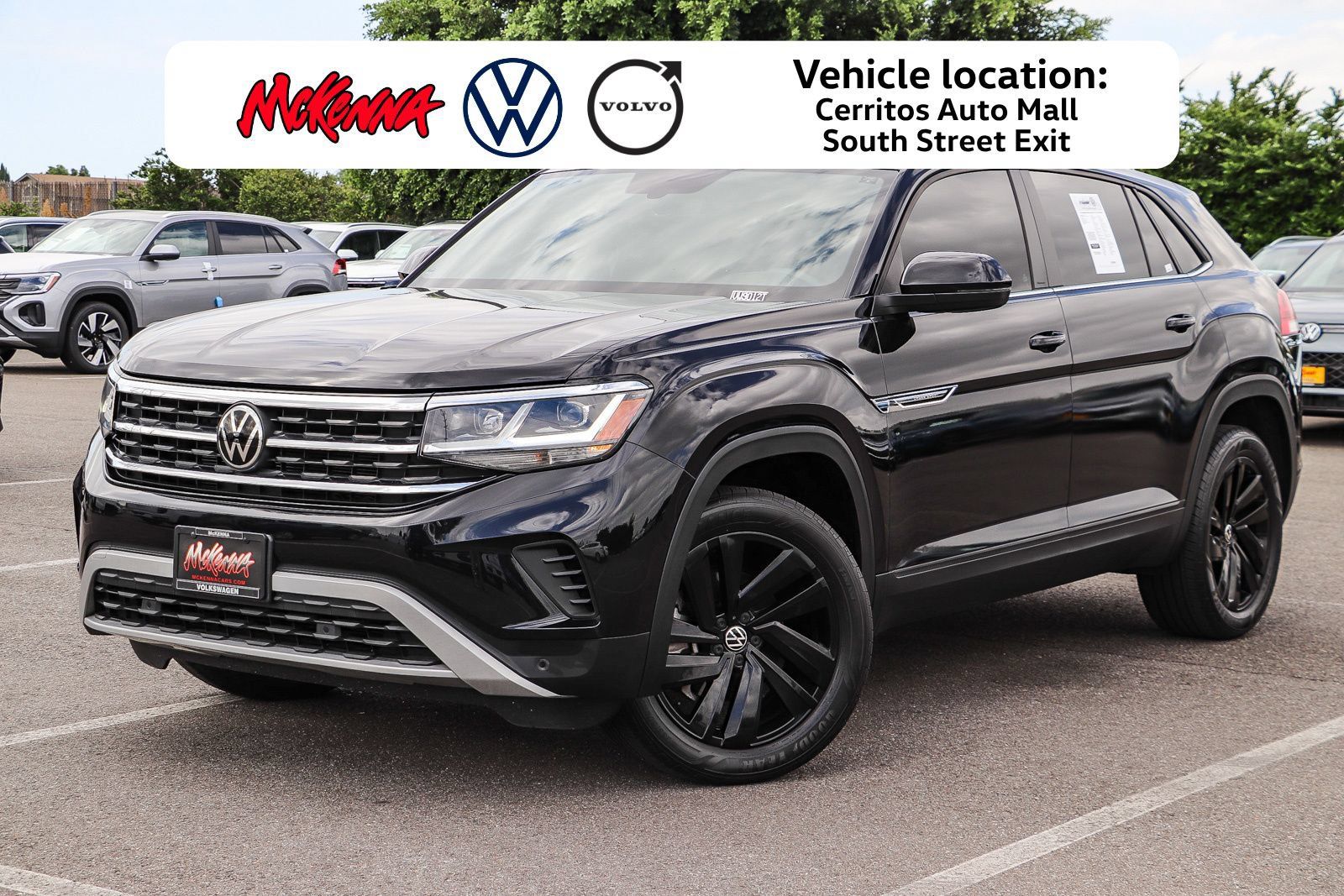 Used 2023 Volkswagen Atlas Cross Sport SE w/ Black Wheel Package FWD image 1