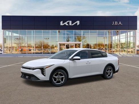 New 2026 Kia K4 FWD image 3
