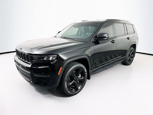 Used 2023 Jeep Grand Cherokee L Limited w/ Luxury Tech Group II image 3