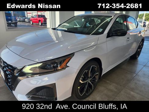 New 2025 Nissan Altima 2.5 SR w/ SR Premium Package image 5