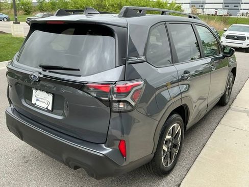 Used 2025 Subaru Forester Premium AWD/4WD image 6