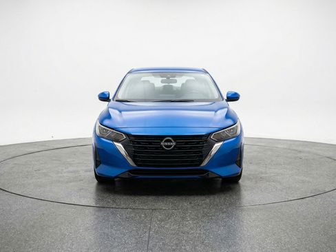 Used 2025 Nissan Sentra SV image 2