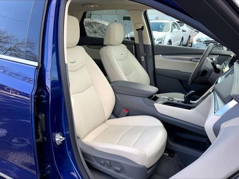 Used 2025 Cadillac XT5 Premium Luxury w/ LPO, Floor Liner Package image 6