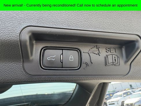 Used 2021 Ford Explorer XLT w/ Equipment Group 202A AWD/4WD image 13