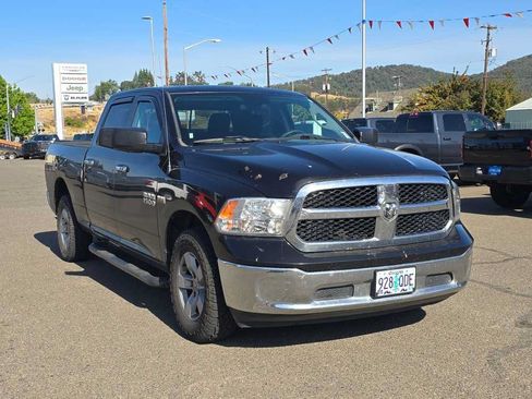 Used 2018 RAM 1500 Classic SLT AWD/4WD image 11