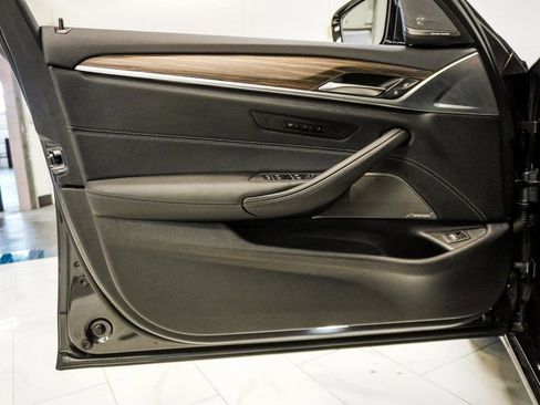 Used 2023 BMW 540i xDrive w/ Premium Package image 21