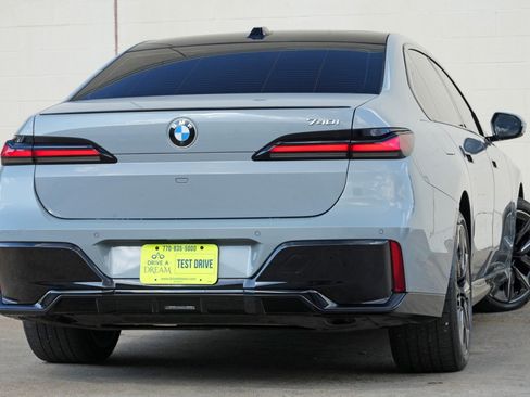 Used 2023 BMW 740i RWD image 5
