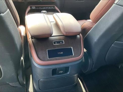 Used 2025 Lincoln Navigator Reserve image 32