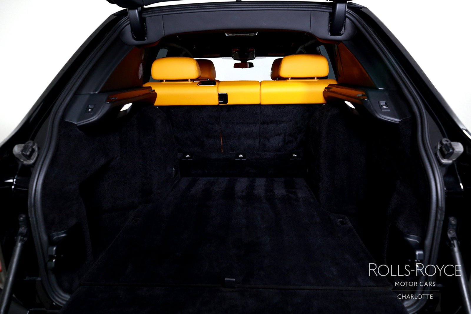 Used 2020 Rolls-Royce Cullinan AWD/4WD image 25