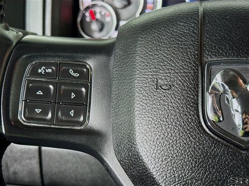 Used 2018 RAM 1500 SLT image 13