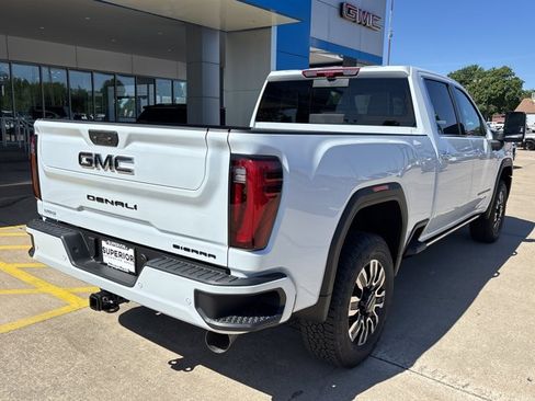 New 2026 GMC Sierra 2500 Denali Ultimate w/ LPO, Black Badging Package AWD/4WD image 3