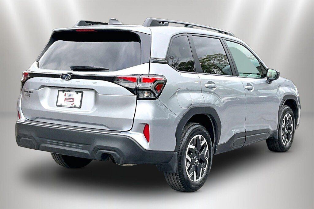 Used 2026 Subaru Forester Premium AWD/4WD image 5